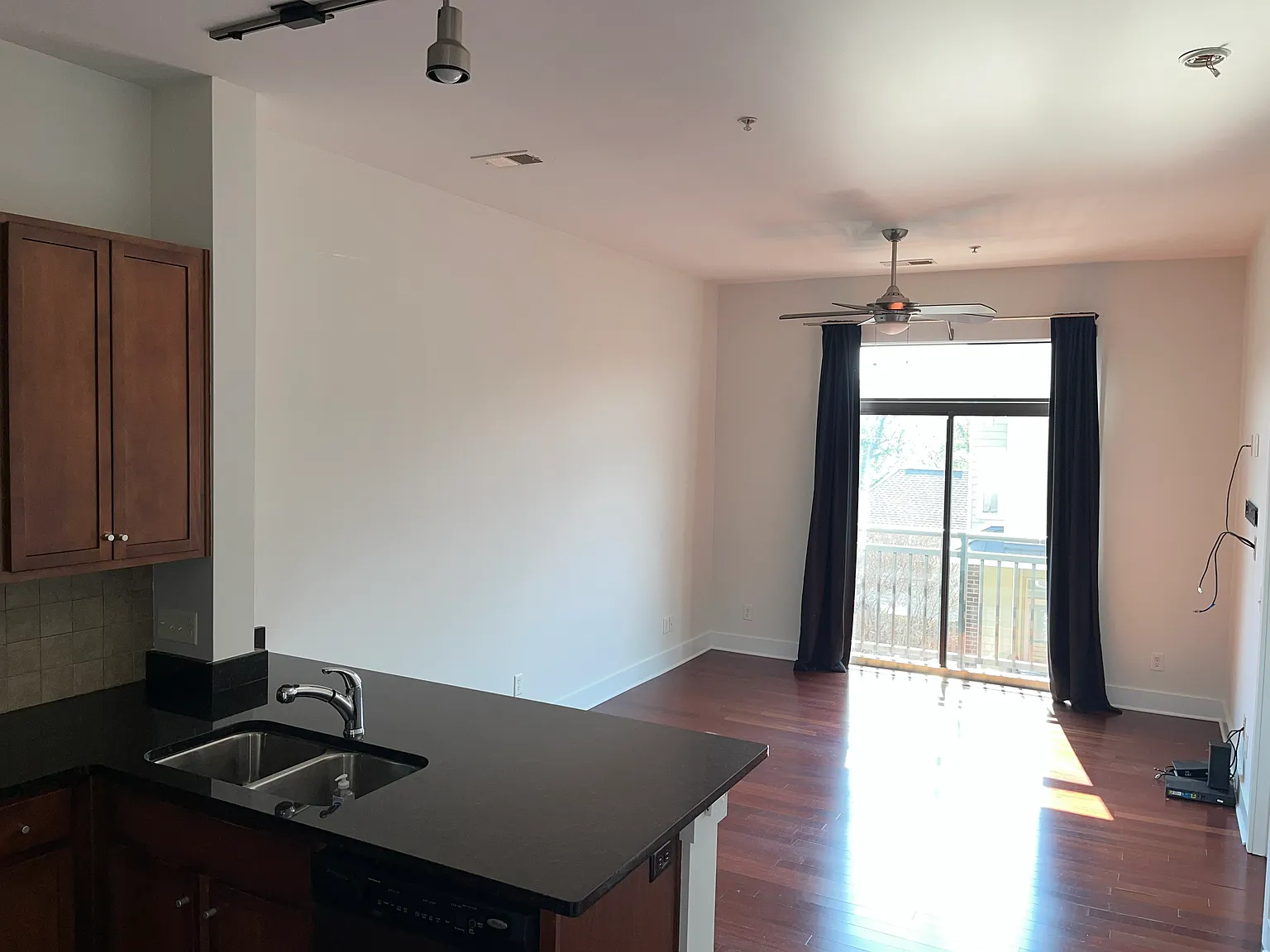 1 bed, 575 sqft, $1,325 — Photo 2