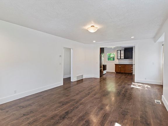 5th image of 73 E 400 S