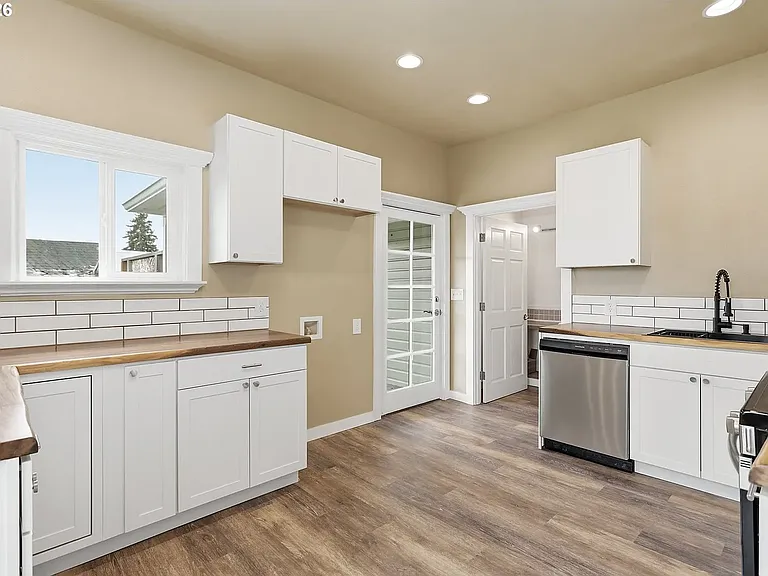 503 S Washington St — Photo 16