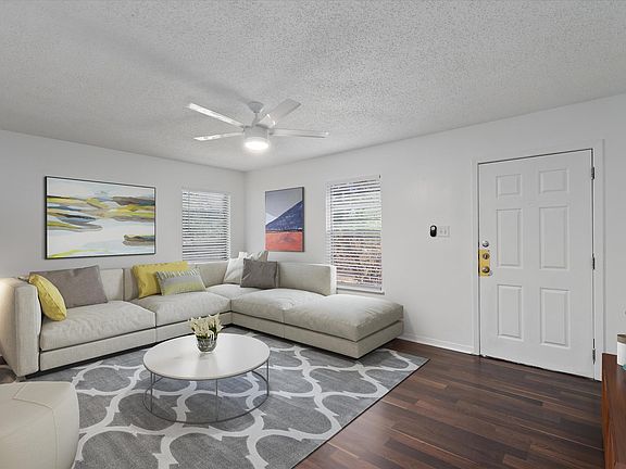 3rd image of 3307 Catalina Dr