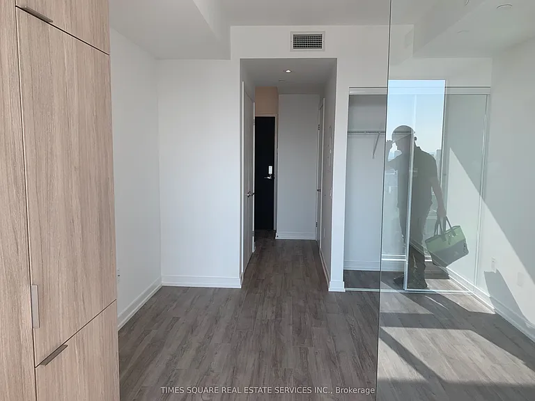 77 Shuter St #2209 — Photo 8