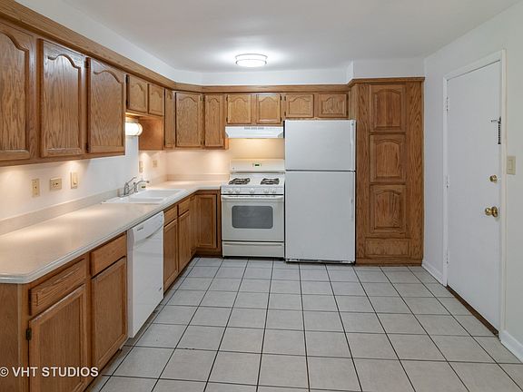 3rd image of 355 Bluff Ave APT 1C