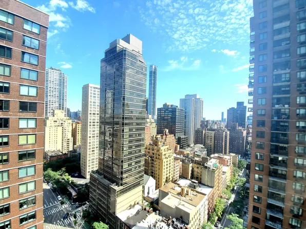 250 East 54th Street image 1 of 12