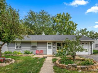 1563 Cambridge Ave, Aurora, IL 60506