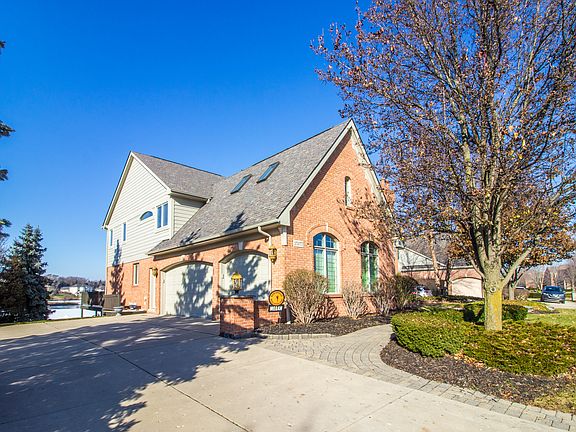 2nd image of 17577 Parkshore Dr