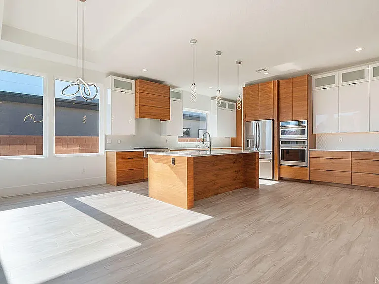 147 E Terrace Ln — Photo 10