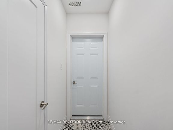3rd image of 10 Hesketh Ct