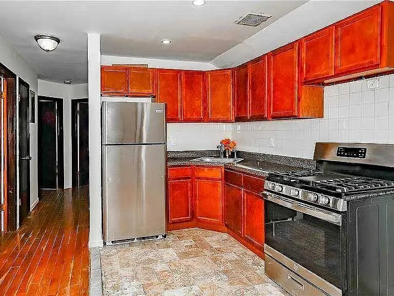 16425 109th Dr — Photo 3