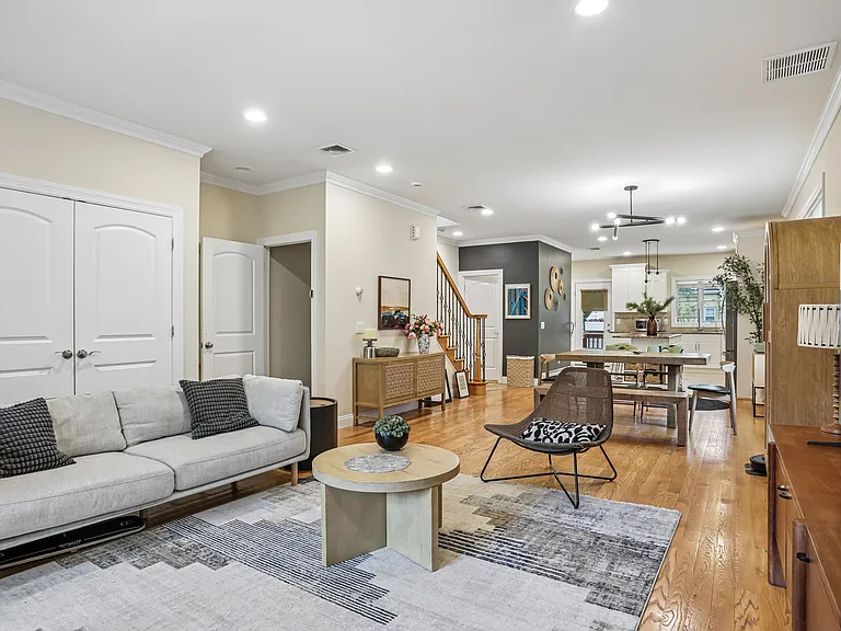 174 Fort Lee Rd #B — Photo 2