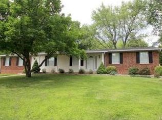 9585 Caravan Dr, Saint Louis, MO