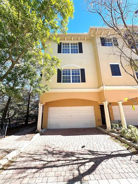 2 bed, 2.5 bath, 1600 sqft, $3,490 — Photo 1
