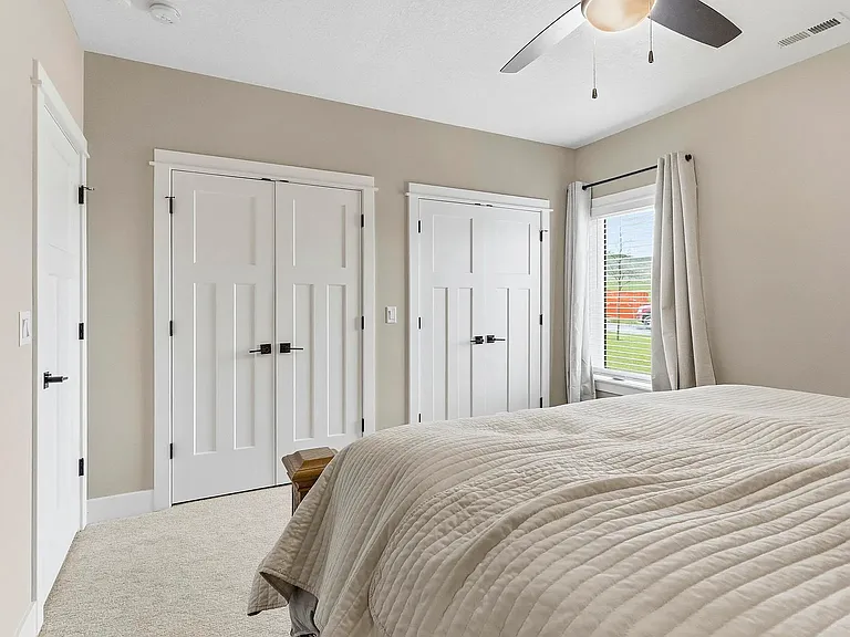 3912 Travers Cir — Photo 38