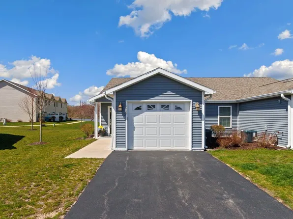 1527 Eadens Pl, Dixon, IL 61021