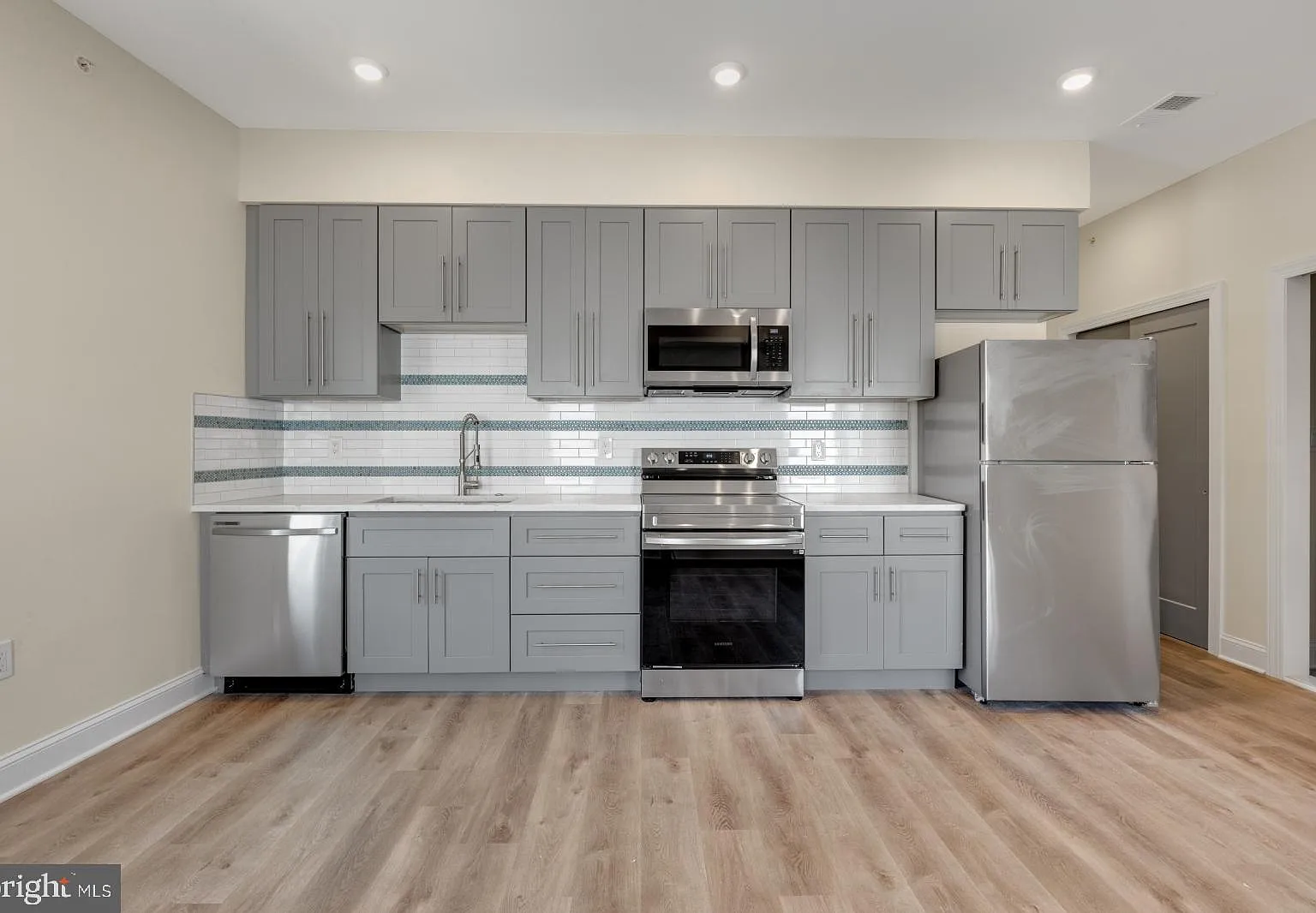 3 bed, 2.0 bath, $1,950 — Photo 3