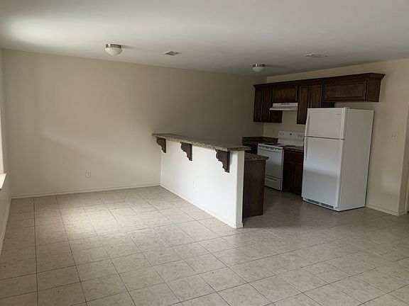 3rd image of 2502 Gregory Ave #E