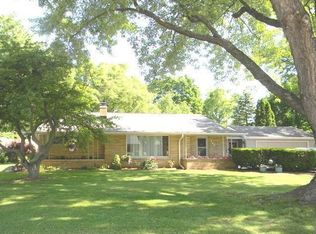 306 Grand Ave, Thiensville, WI 53092