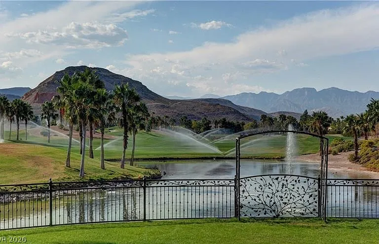 212 Fairway Woods Dr — Photo 37