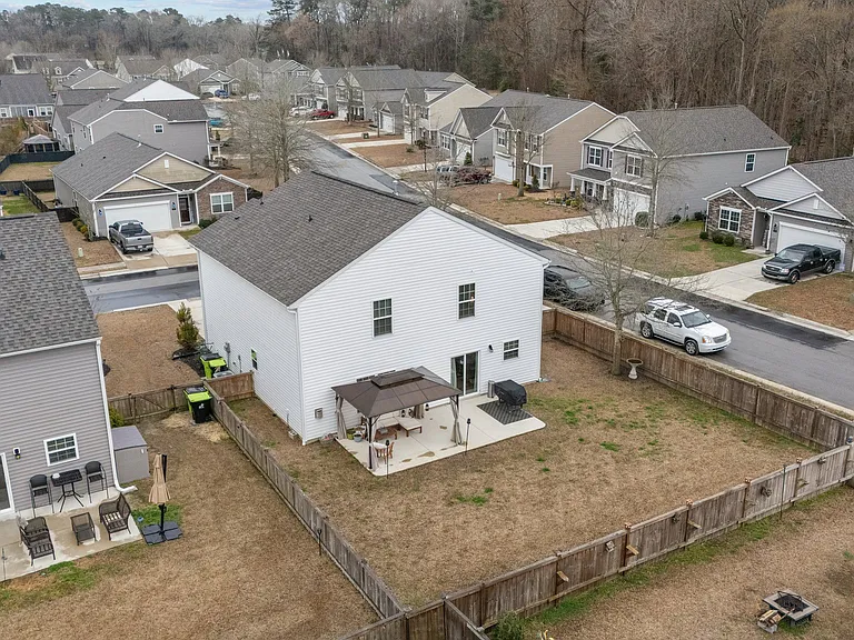 301 Ginger Dr — Photo 11