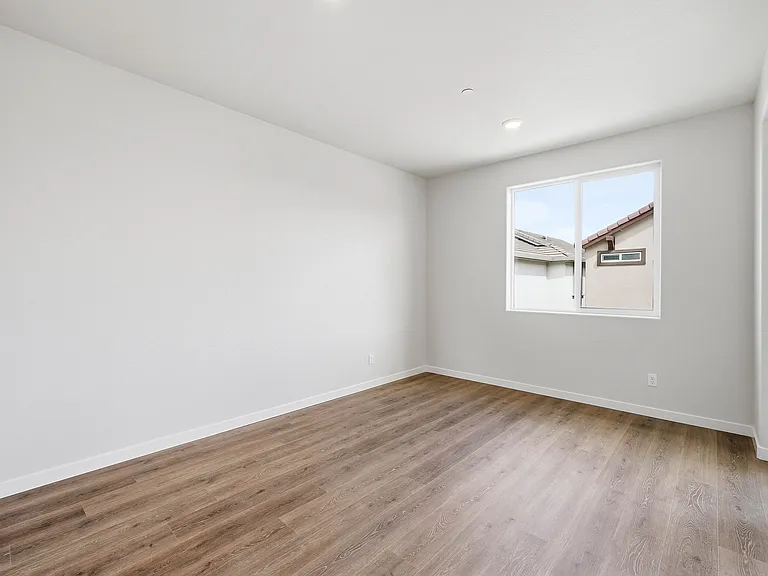 3818 E Commerce Way — Photo 9