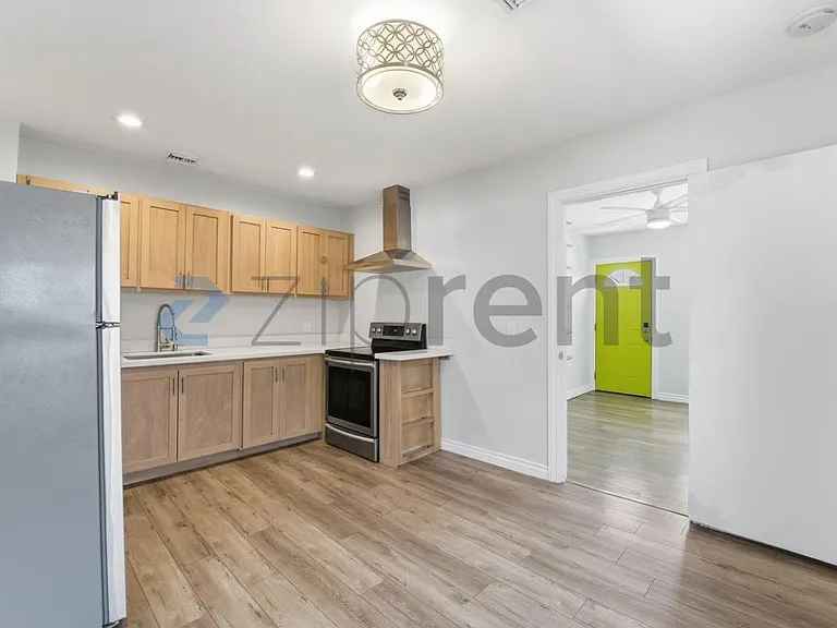 1031 E Roosevelt St #A — Photo 12