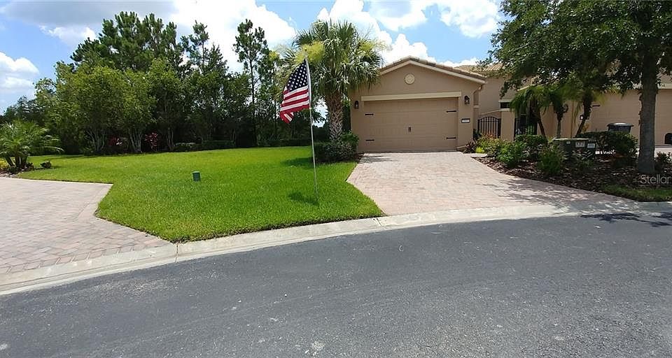 1st image of 2831 Palm Tree Dr
