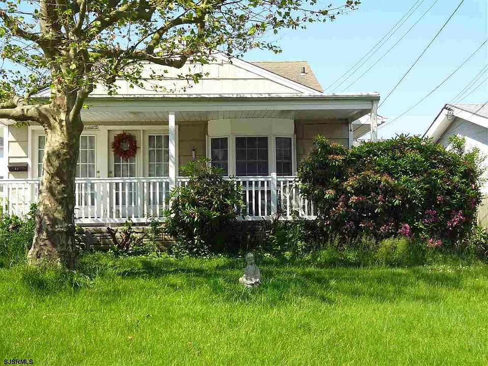 1st image of 20 Walnut Dr