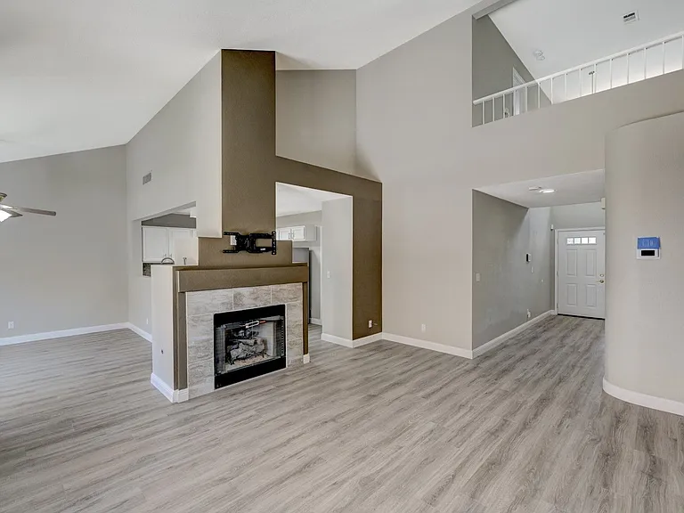 9421 Valley Hills Ave — Photo 8