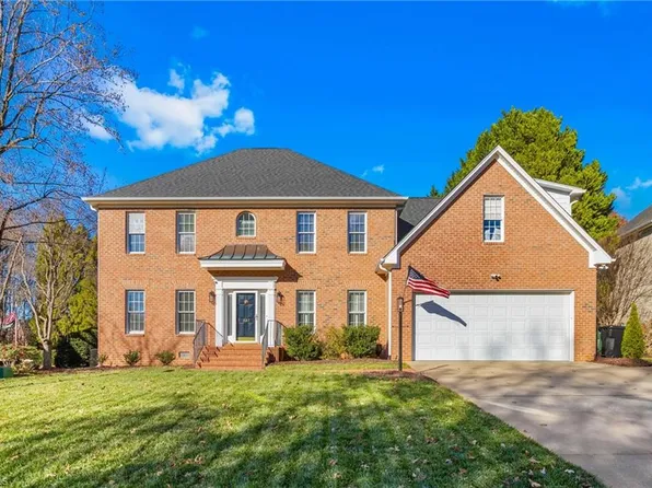 527 Meadowood Dr, Burlington, NC 27215