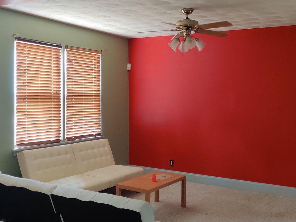 1st image of 1319 W Smith St