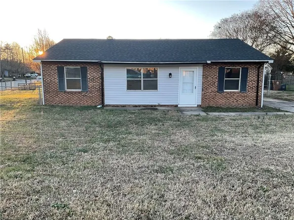 401 Munster Ave, Greensboro, NC 27406