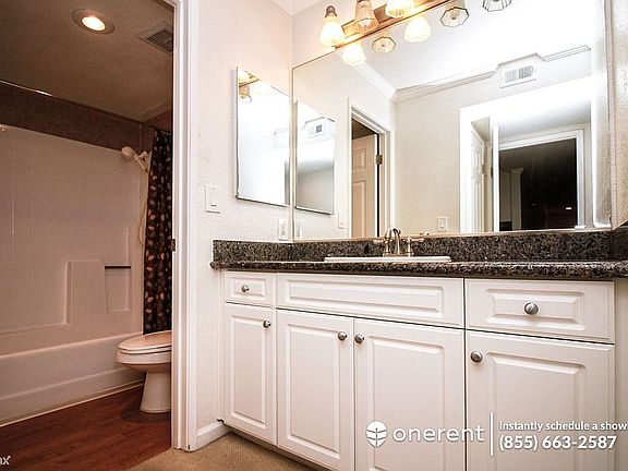 4th image of 620 Canyon Oaks Dr APT A