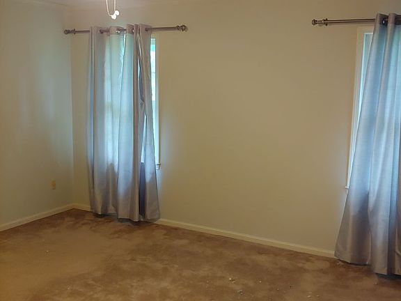 4th image of 4001 Hanover Ct