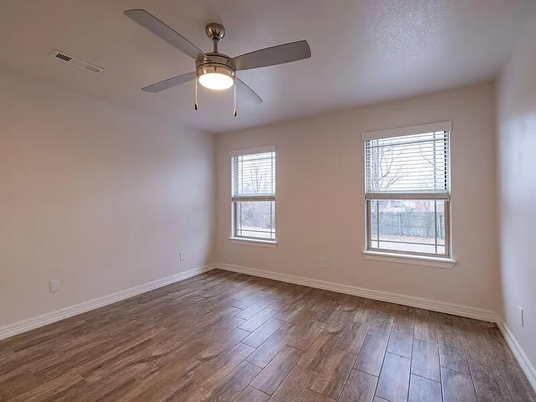 15th Place Townhomes — Photo 6
