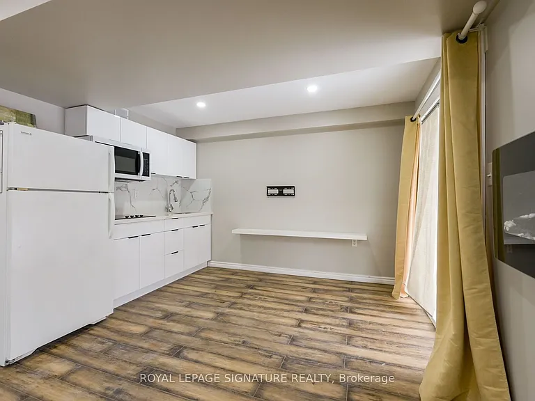 96 Highgate Dr #LOWER LEVEL B — Photo 10