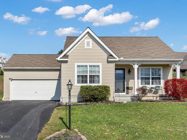 109 W Imperial Dr, Aspers, PA 17304