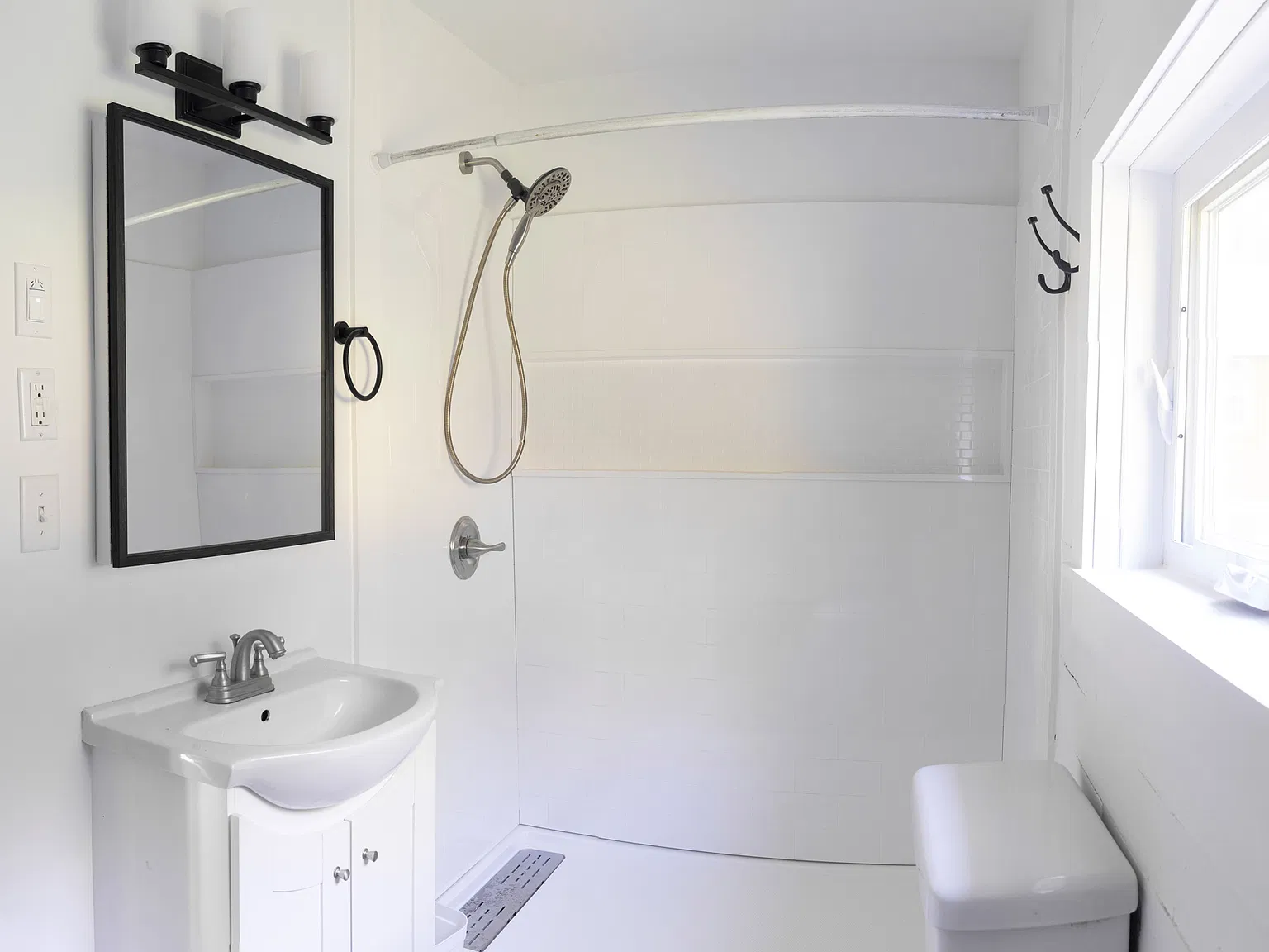 2 bed, 784 sqft, $1,800 — Photo 4