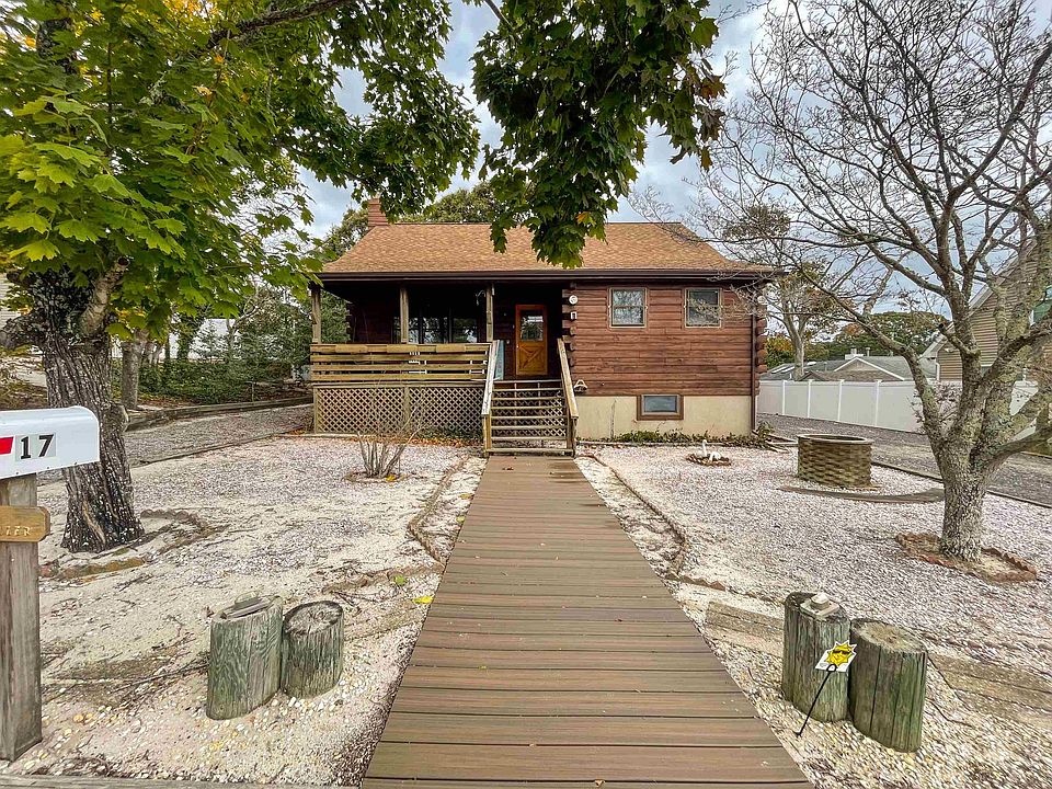 1st image of 17 Fernwood Rd