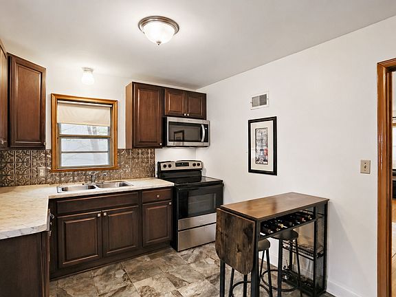 4th image of 1683 Randolph Ave