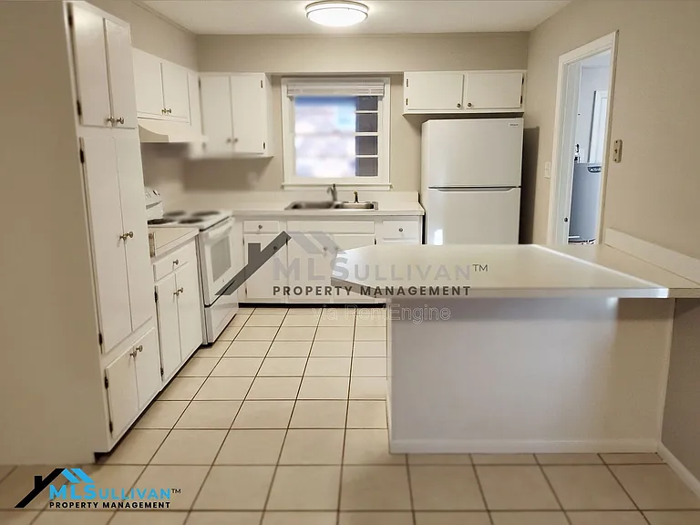 1521 Euclid Rd — Photo 11