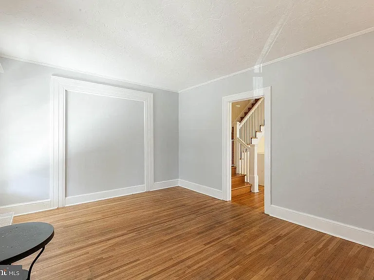 84 W Green St — Photo 5