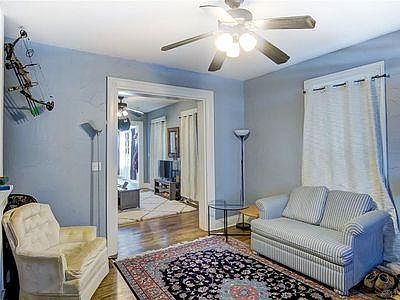 2nd image of 10 Garret St
