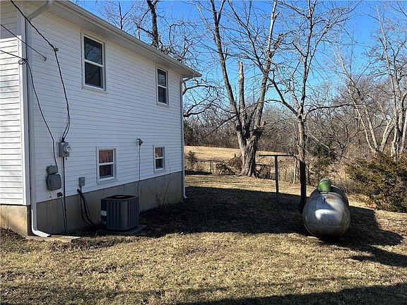 3rd image of 11924 Merritt Rd