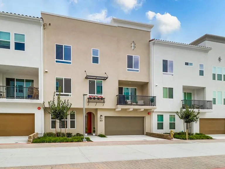 1415 El Nido Dr — Photo 2