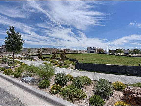 5th image of 637 Stella Cir