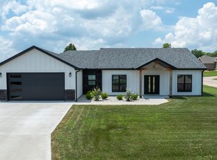 3515 Ashland Ln, Sedalia, MO 65301