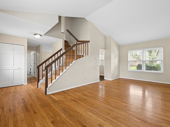 2nd image of 2013 Vanderbilt Ct