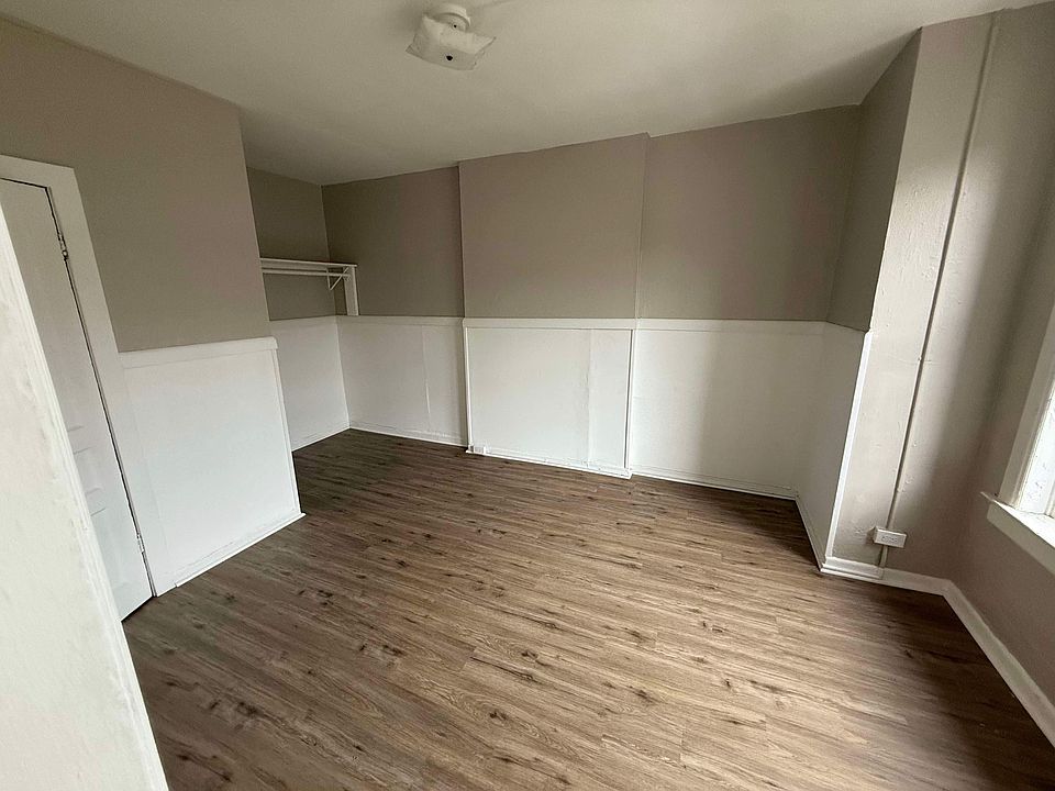 2nd image of 516 E Willow St APT C2
