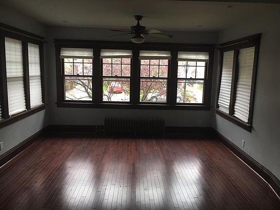 Living room, no furniture