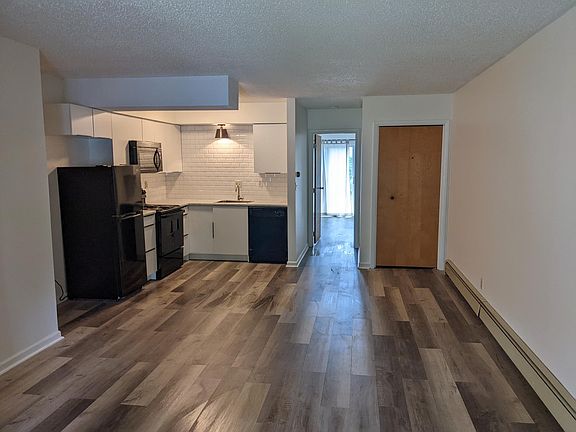 2nd image of 204 S Ottawa St APT 1