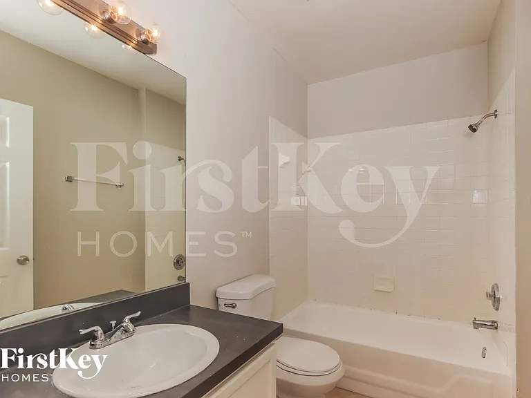 1155 Schumann Dr — Photo 13